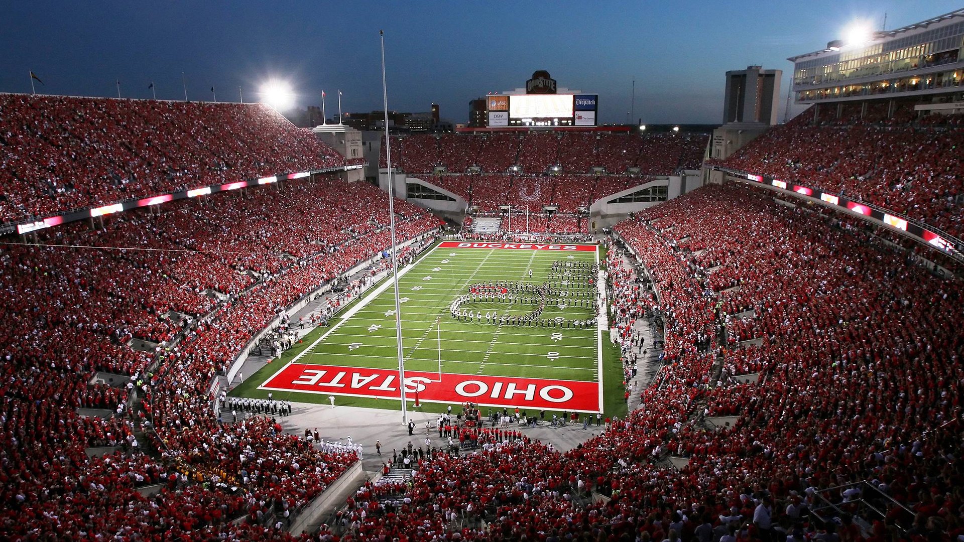 开云体育首页-_城市河道漂流：水上探险新体验_，城市河道能划船吗